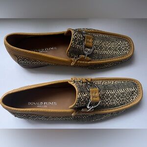 Brand New Donald Pliner Men’s loafer made in Italy size 9